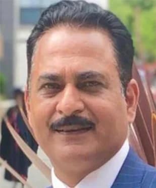 Aslam Khan, Etimad Travel management team